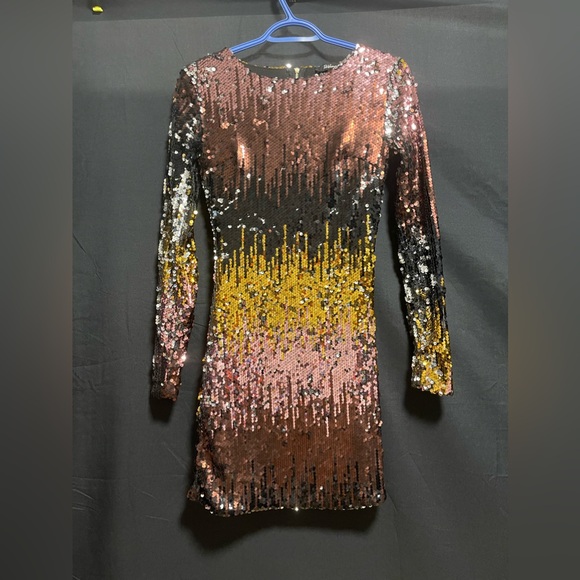 Sequined long sleeved mini dress - Picture 1 of 5
